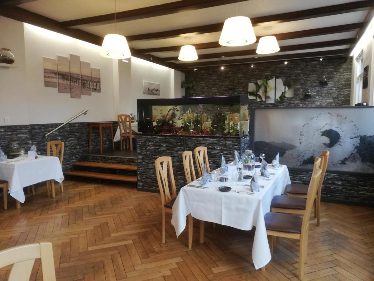 Hotel Restaurant Le Moschenross Thann Exterior foto